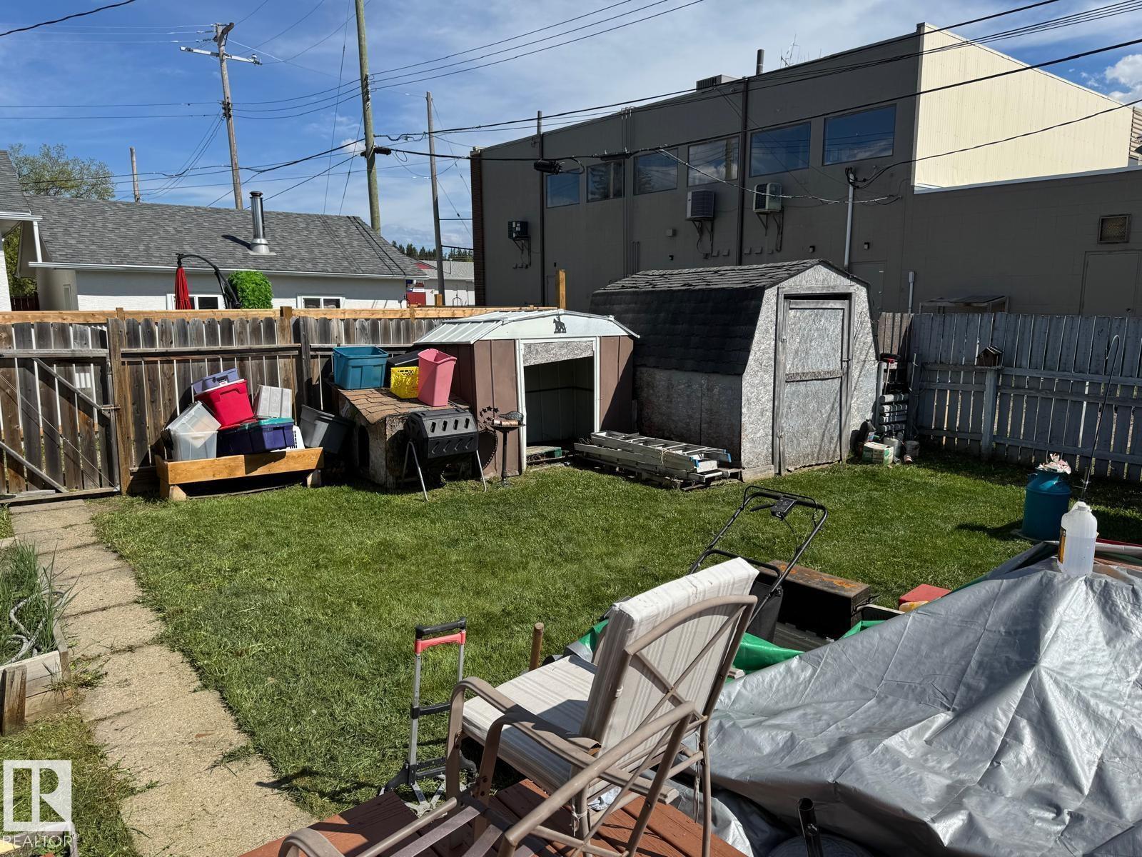 4907 51 AV — photo 30