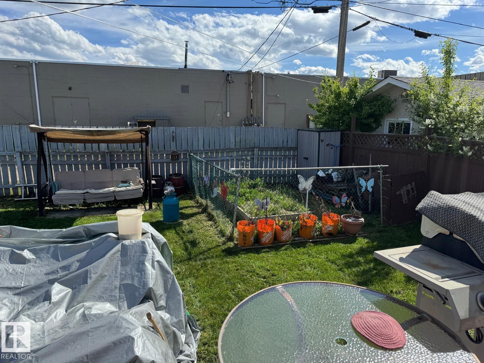 4907 51 AV — photo 31