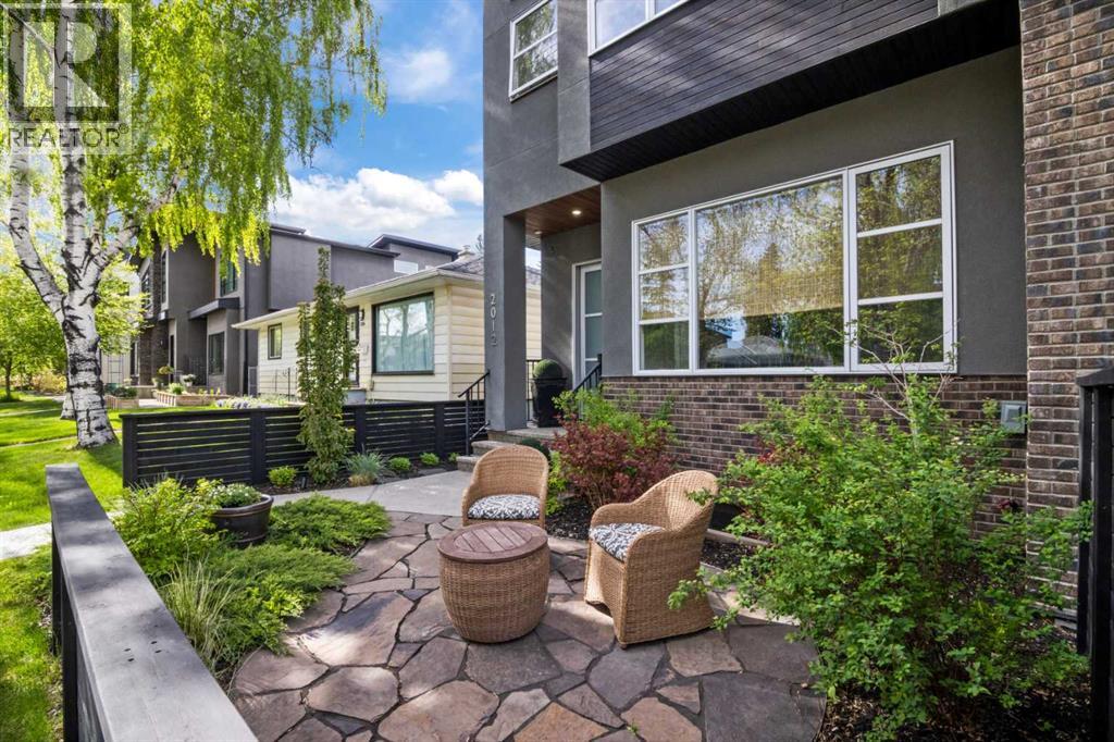 2012 49 Avenue SW - 3