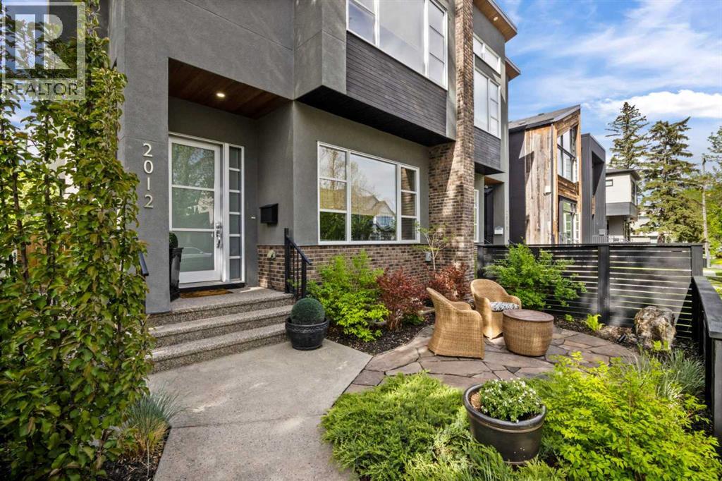 2012 49 Avenue SW - 4