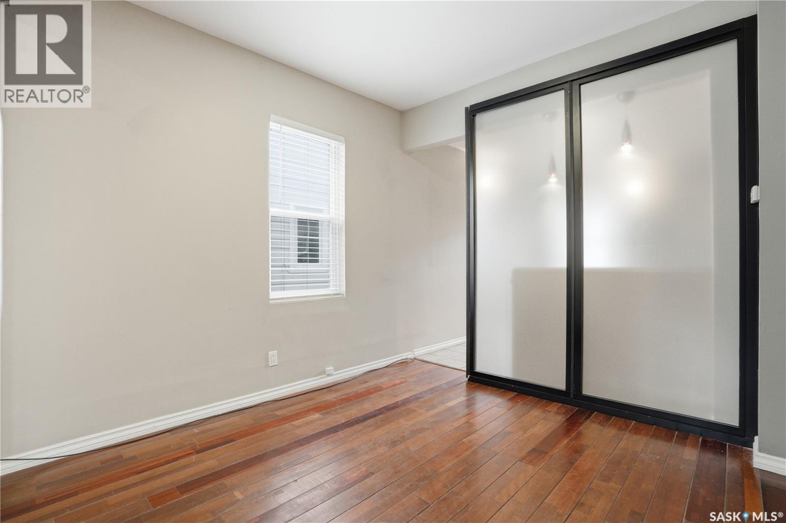 228 8th STREET E - 11