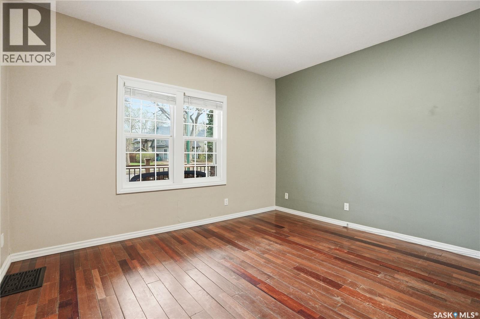 228 8th STREET E - 14