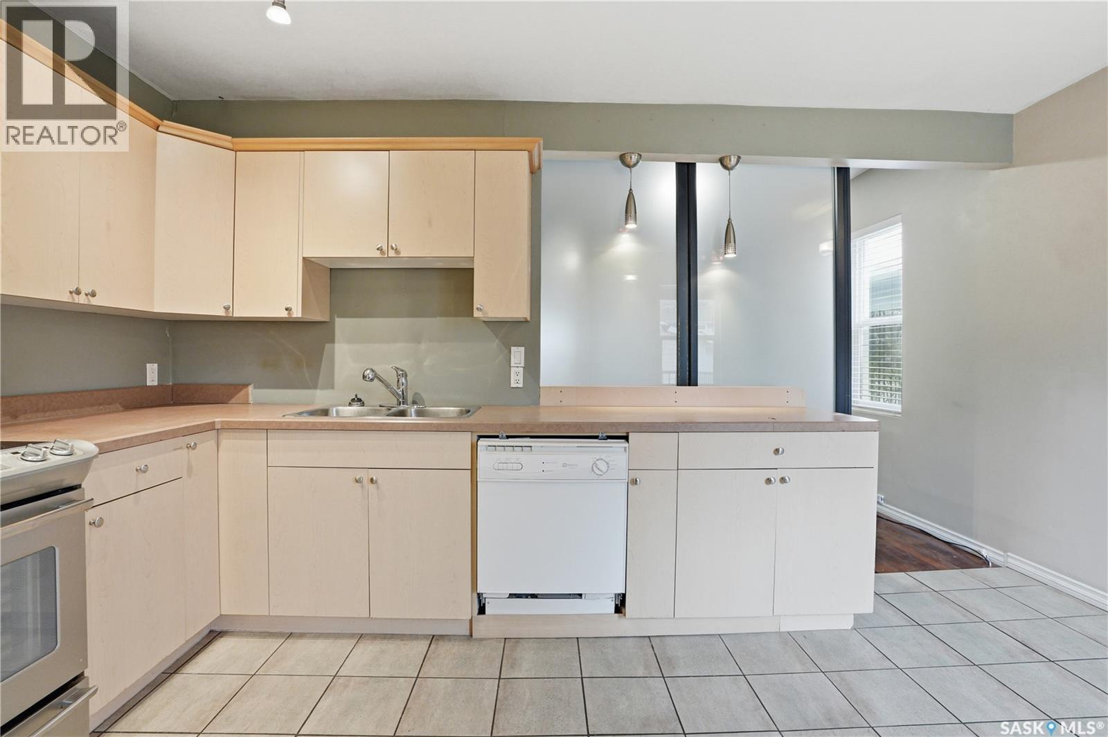 228 8th STREET E - 9