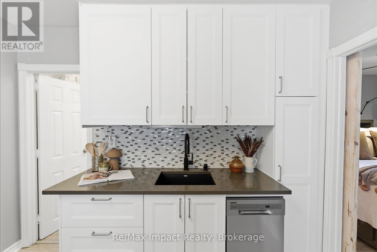 239 VERDUN ROAD - 12