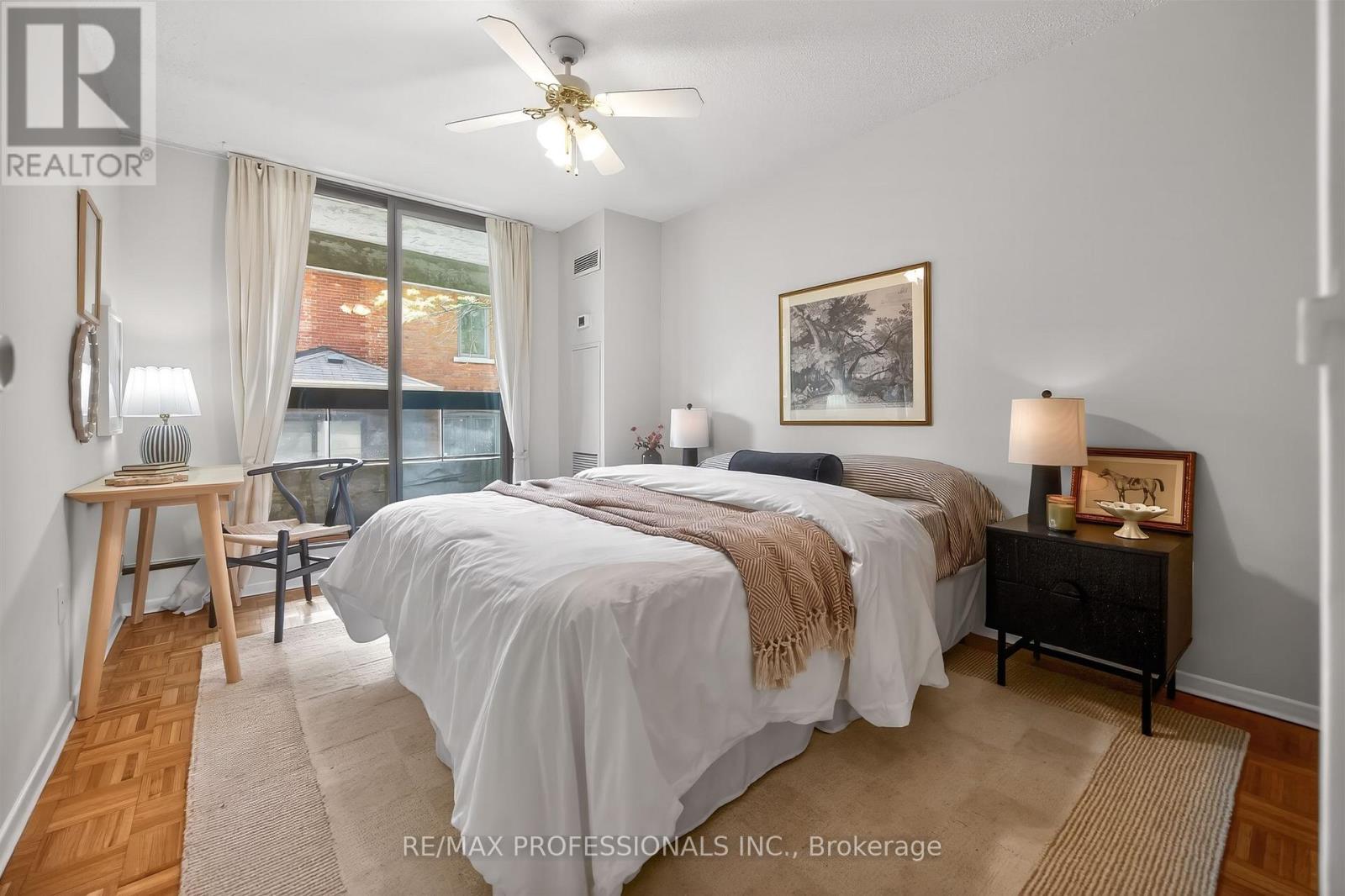 #122 80 QUEBEC AVENUE - 24