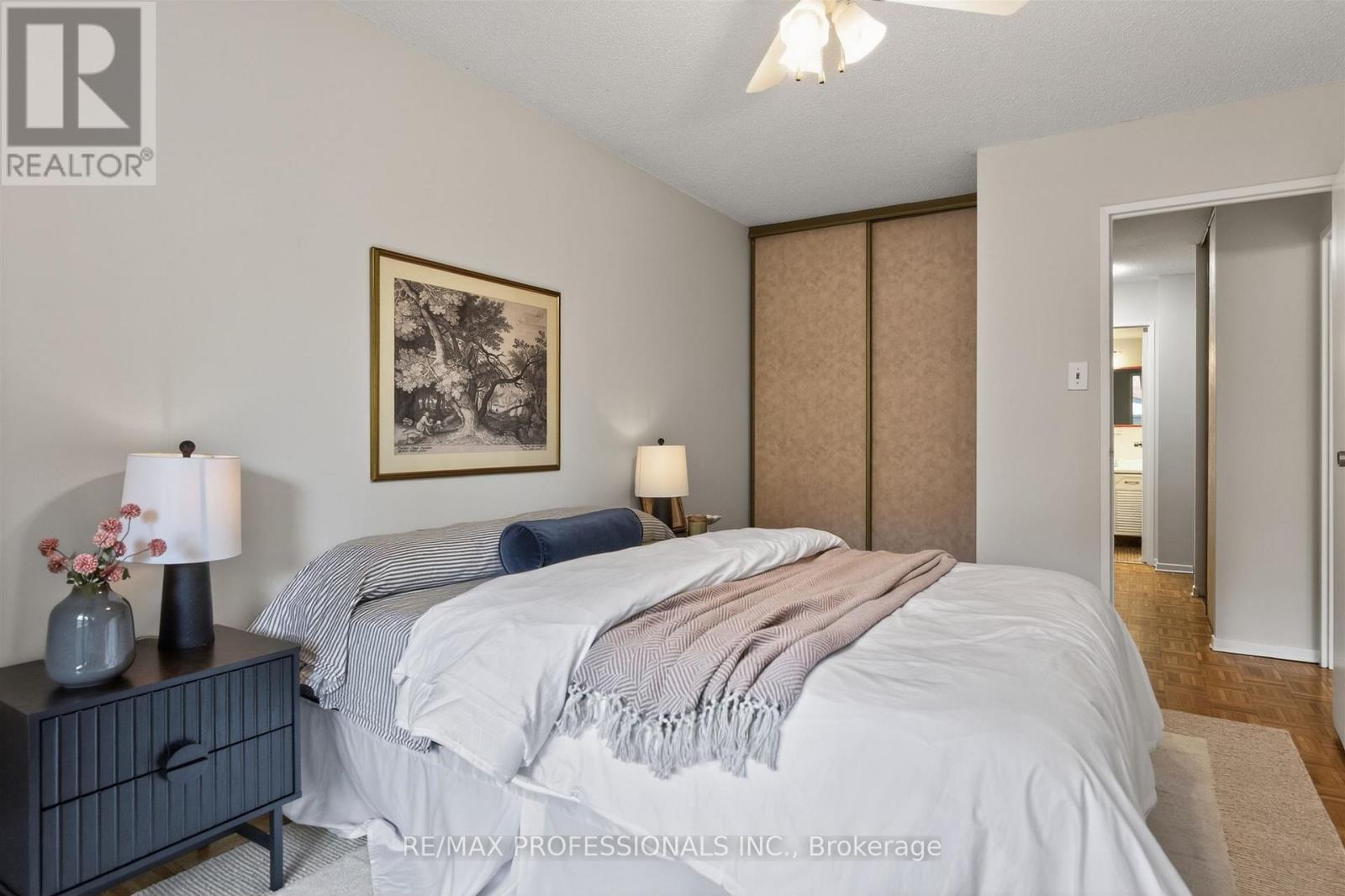 #122 80 QUEBEC AVENUE - 27