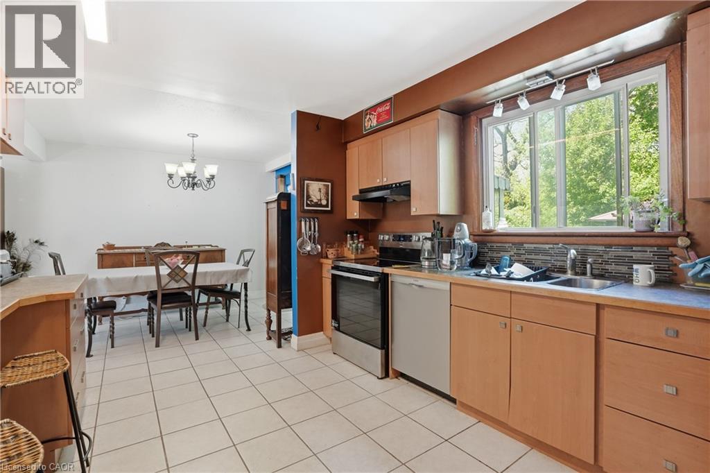 39 PARADISE Road N - 9