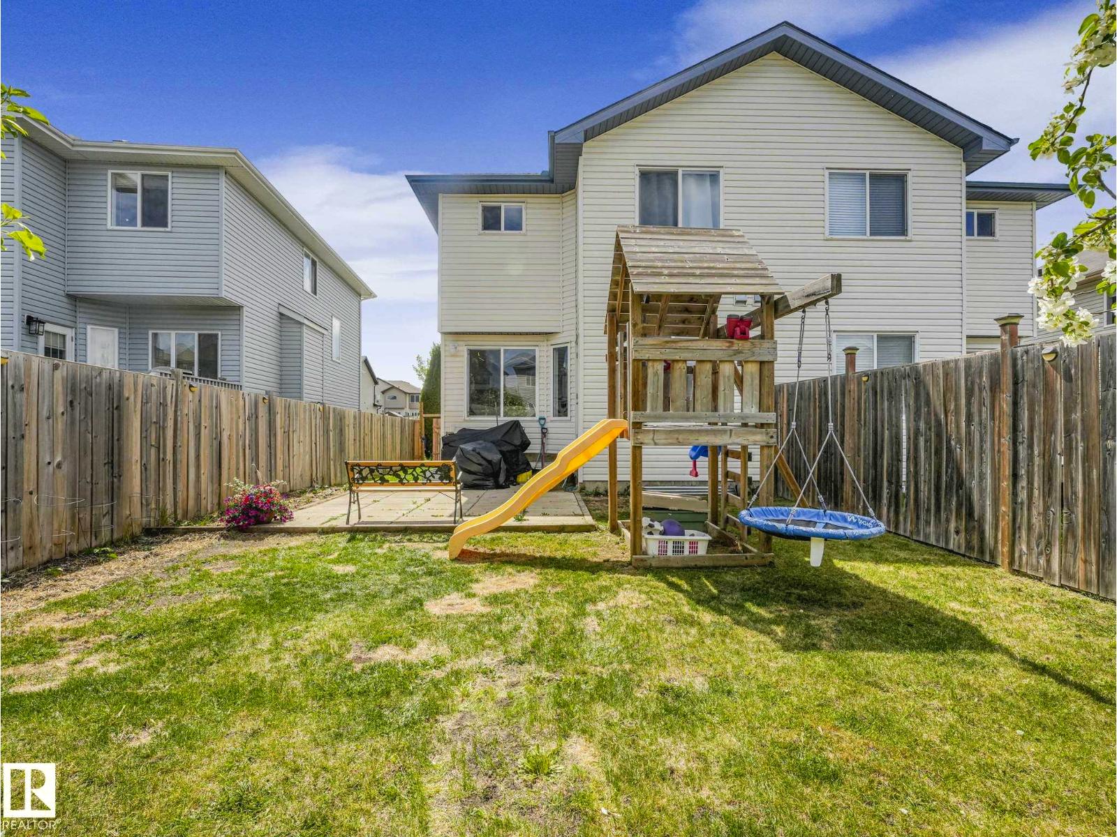 32 CARAGANA WY - 46