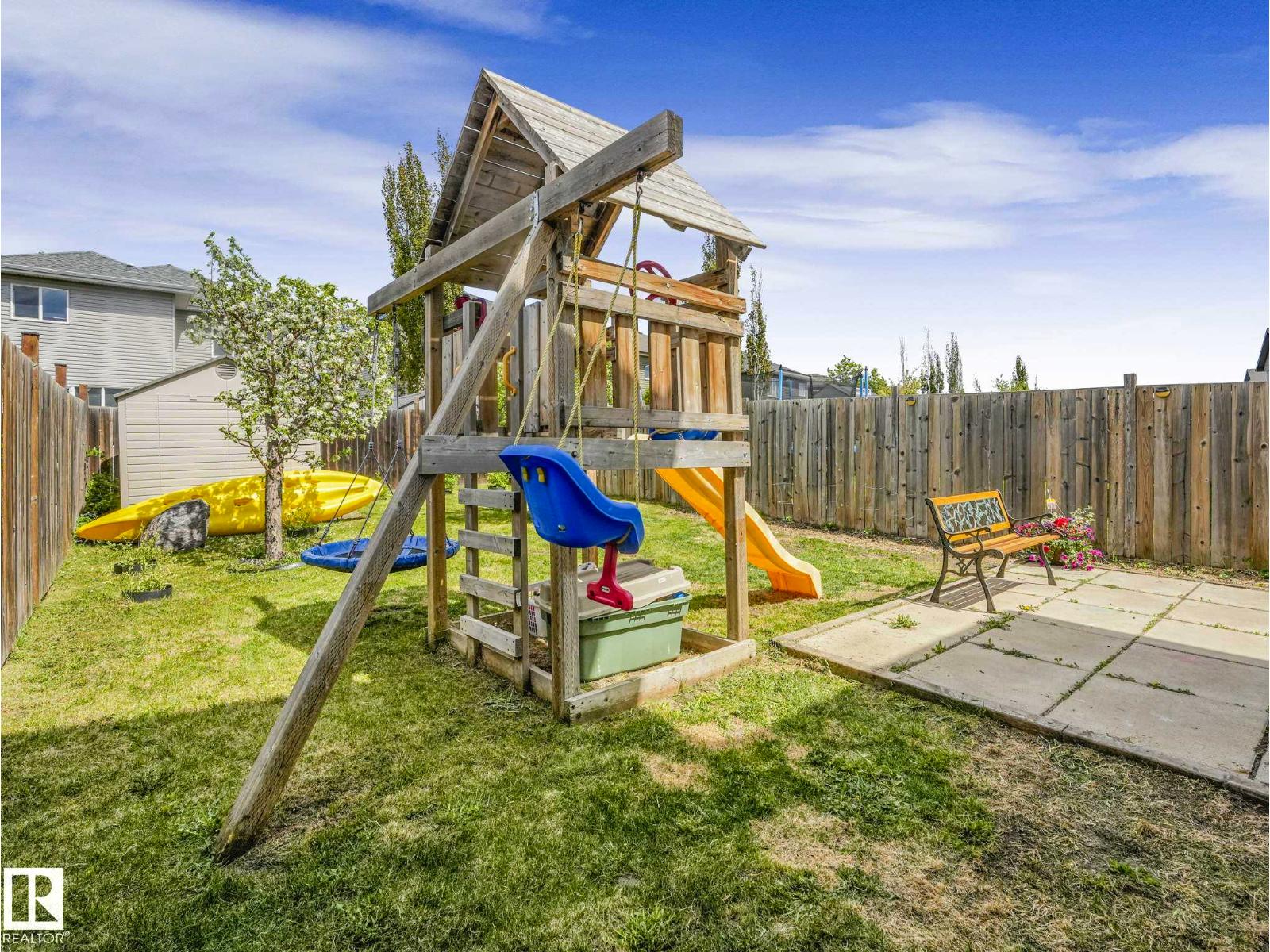 32 CARAGANA WY - 44