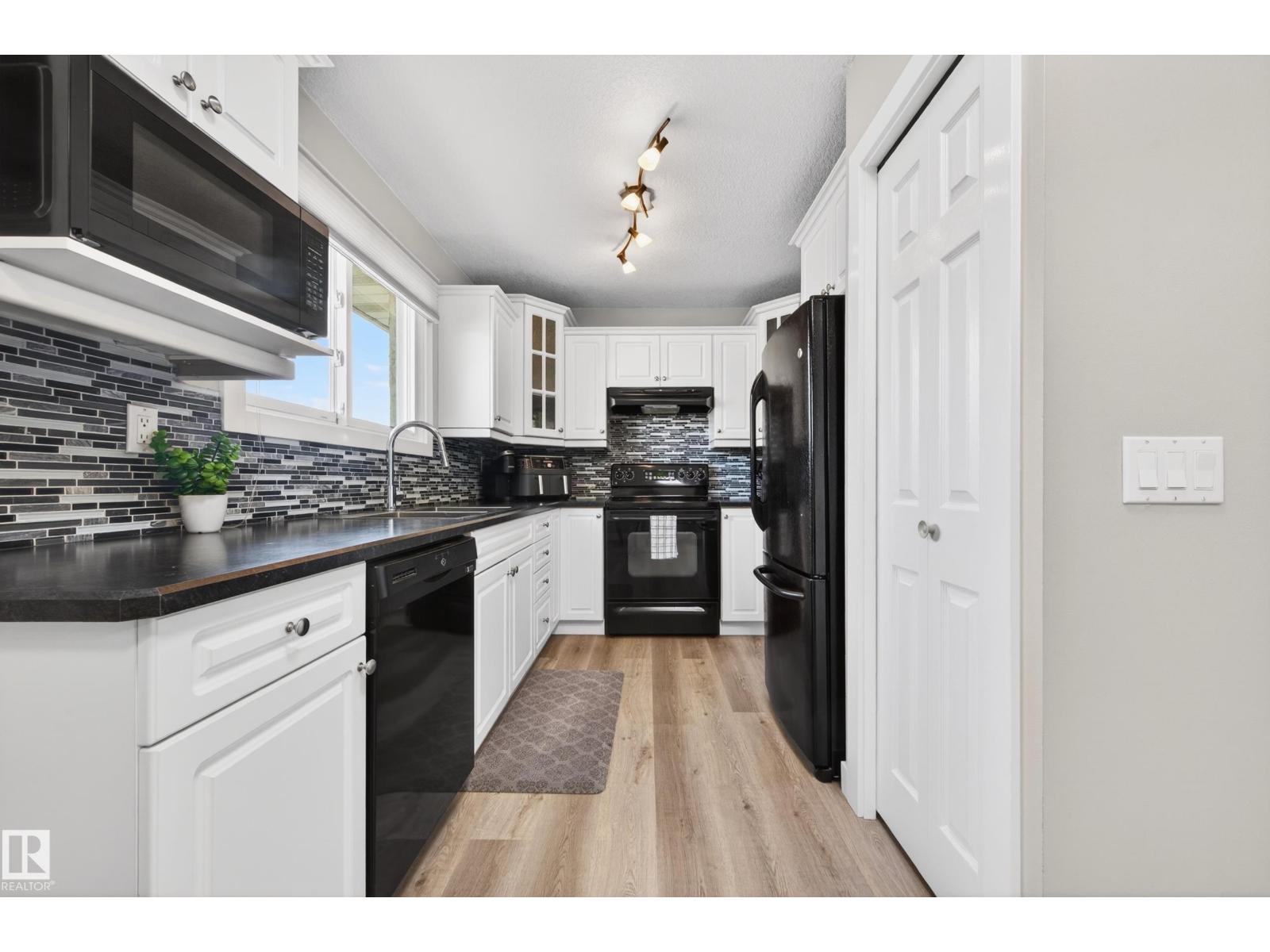 3412 142 AV NW - 7