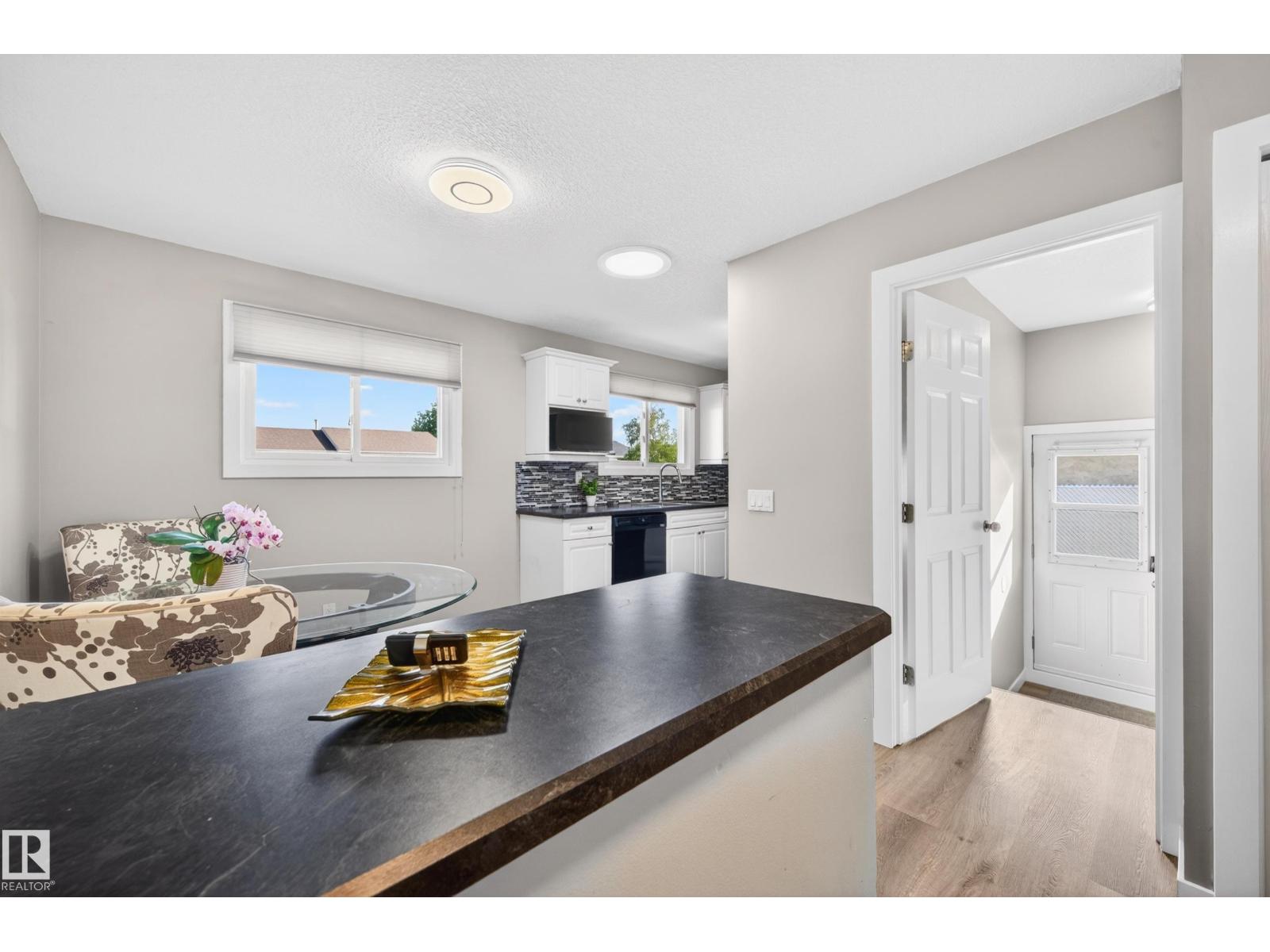 3412 142 AV NW - 6