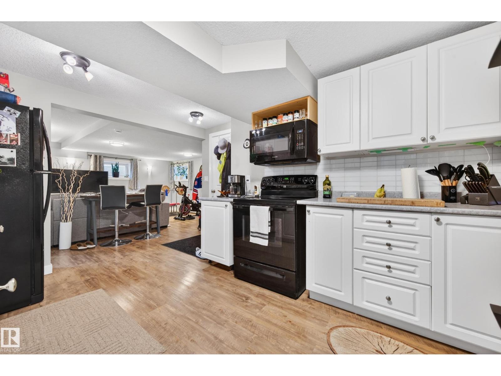 3412 142 AV NW - 30