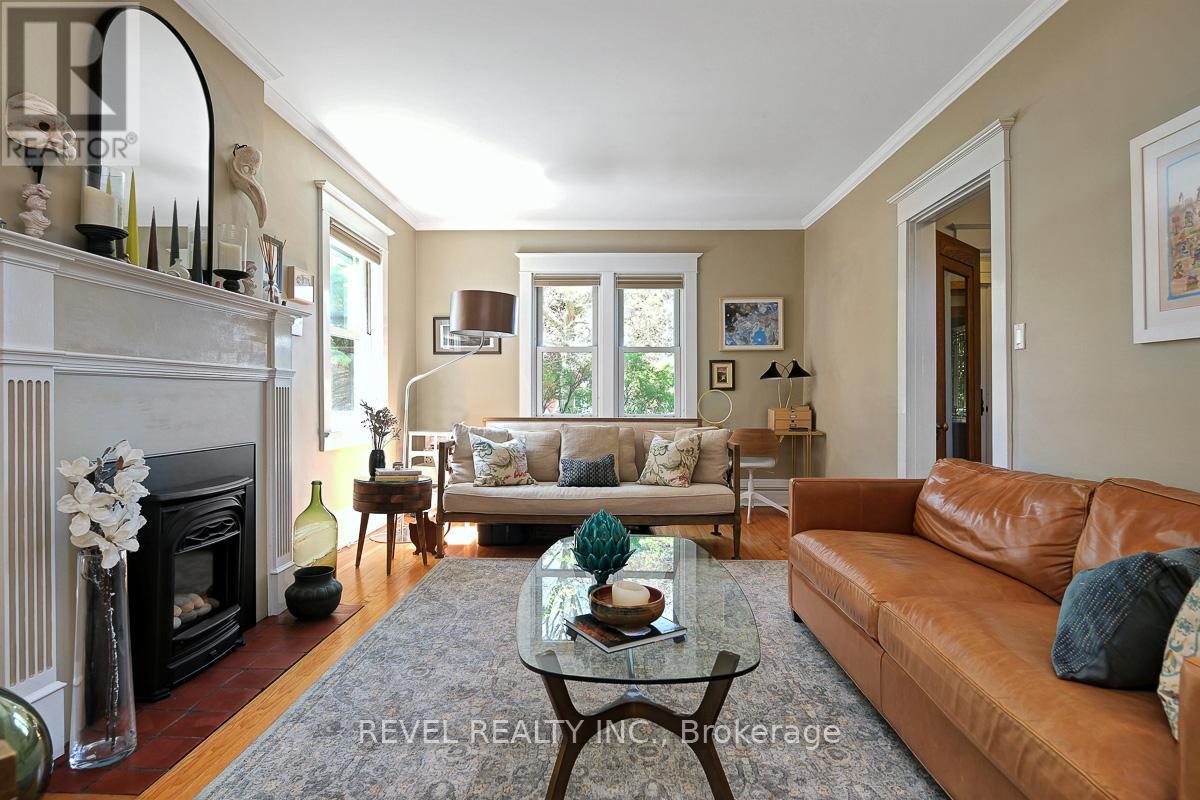 320 CLEMOW AVENUE - 7