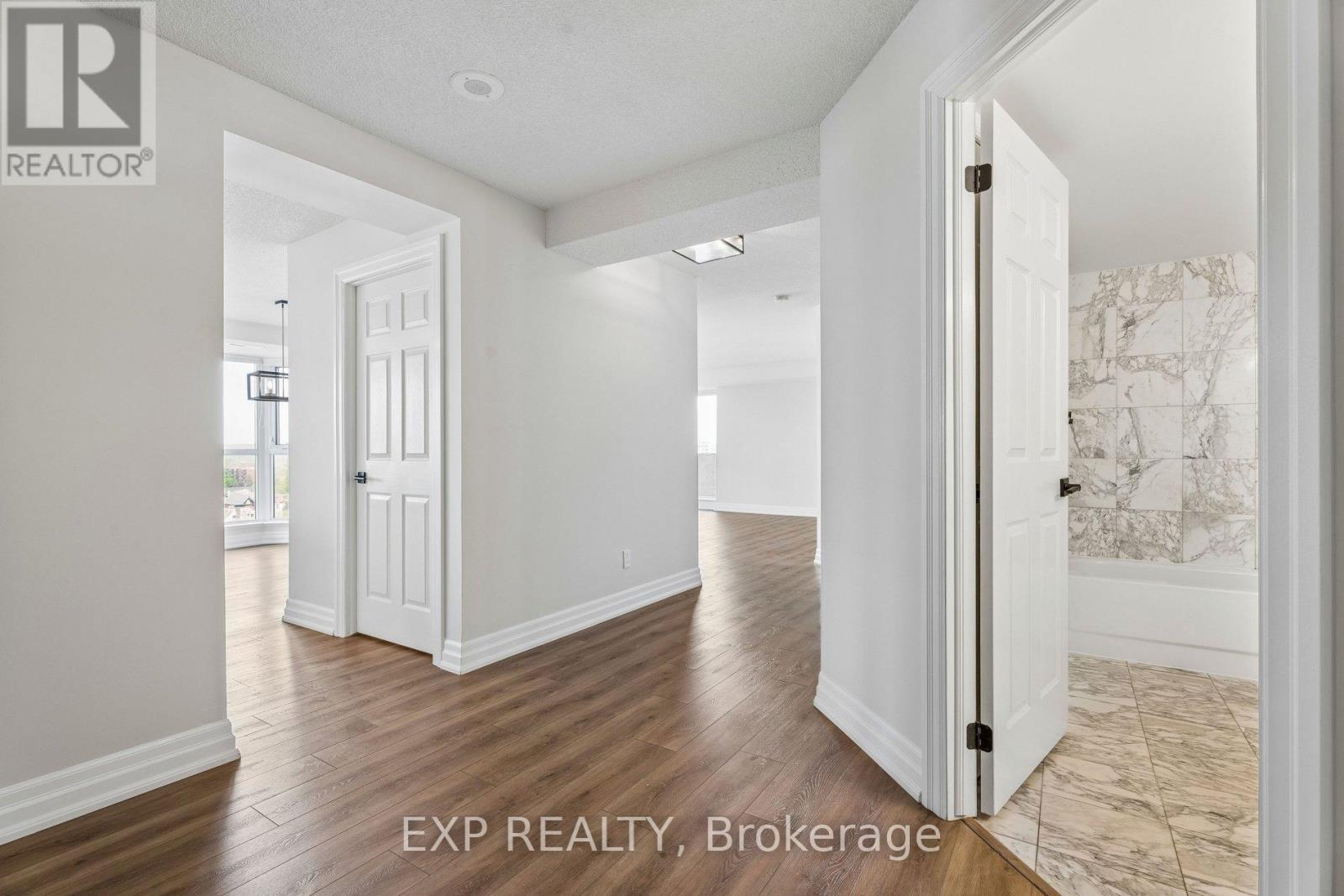 #1304 67 CAROLINE STREET S - 16