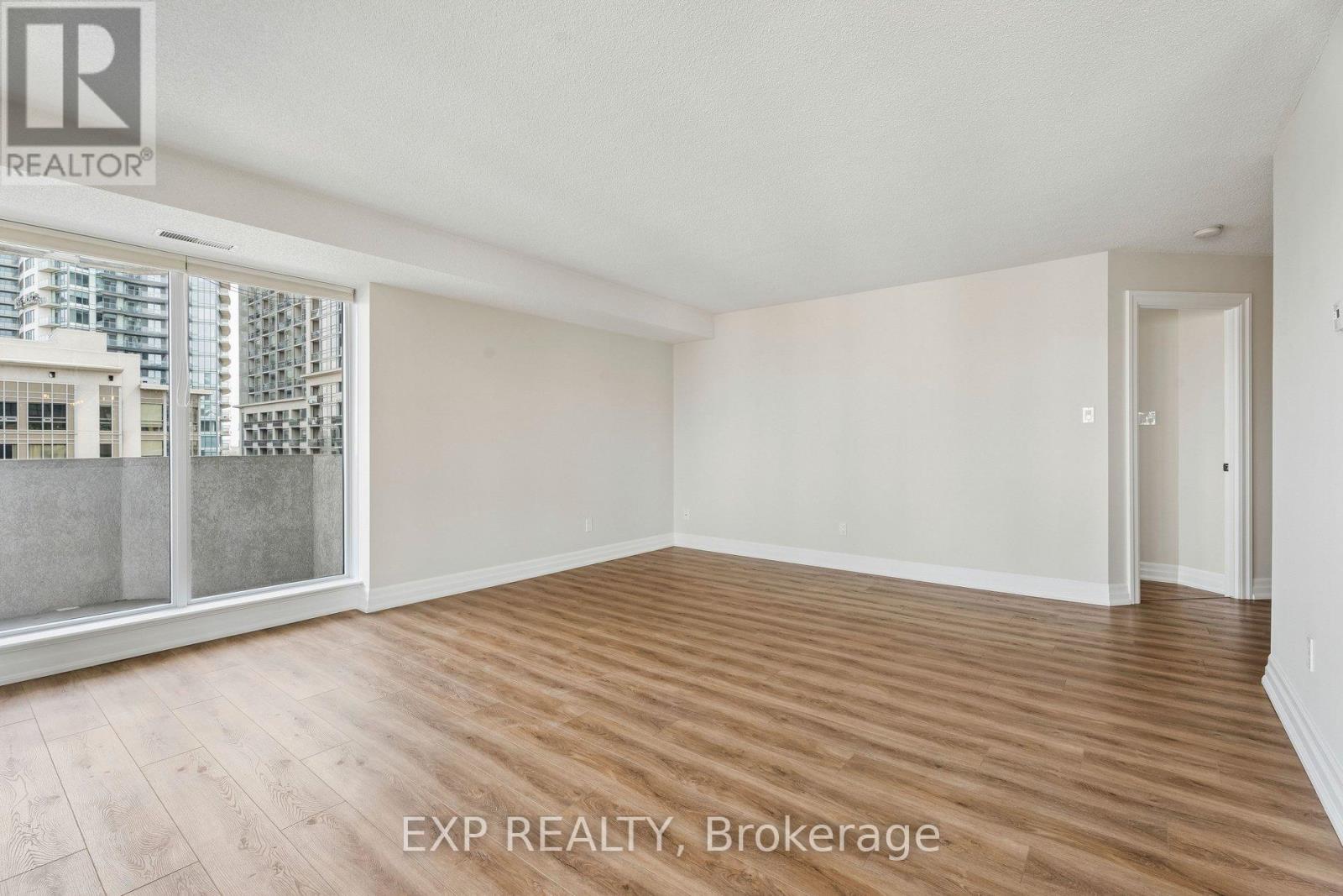 #1304 67 CAROLINE STREET S - 18