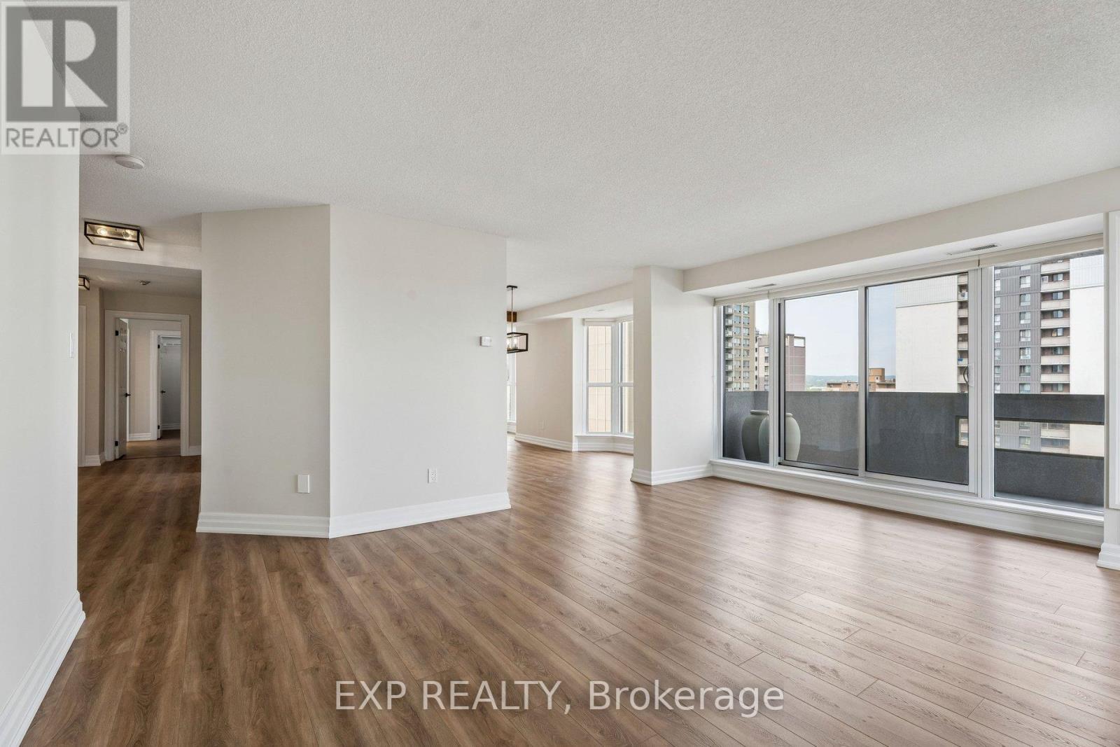 #1304 67 CAROLINE STREET S - 22