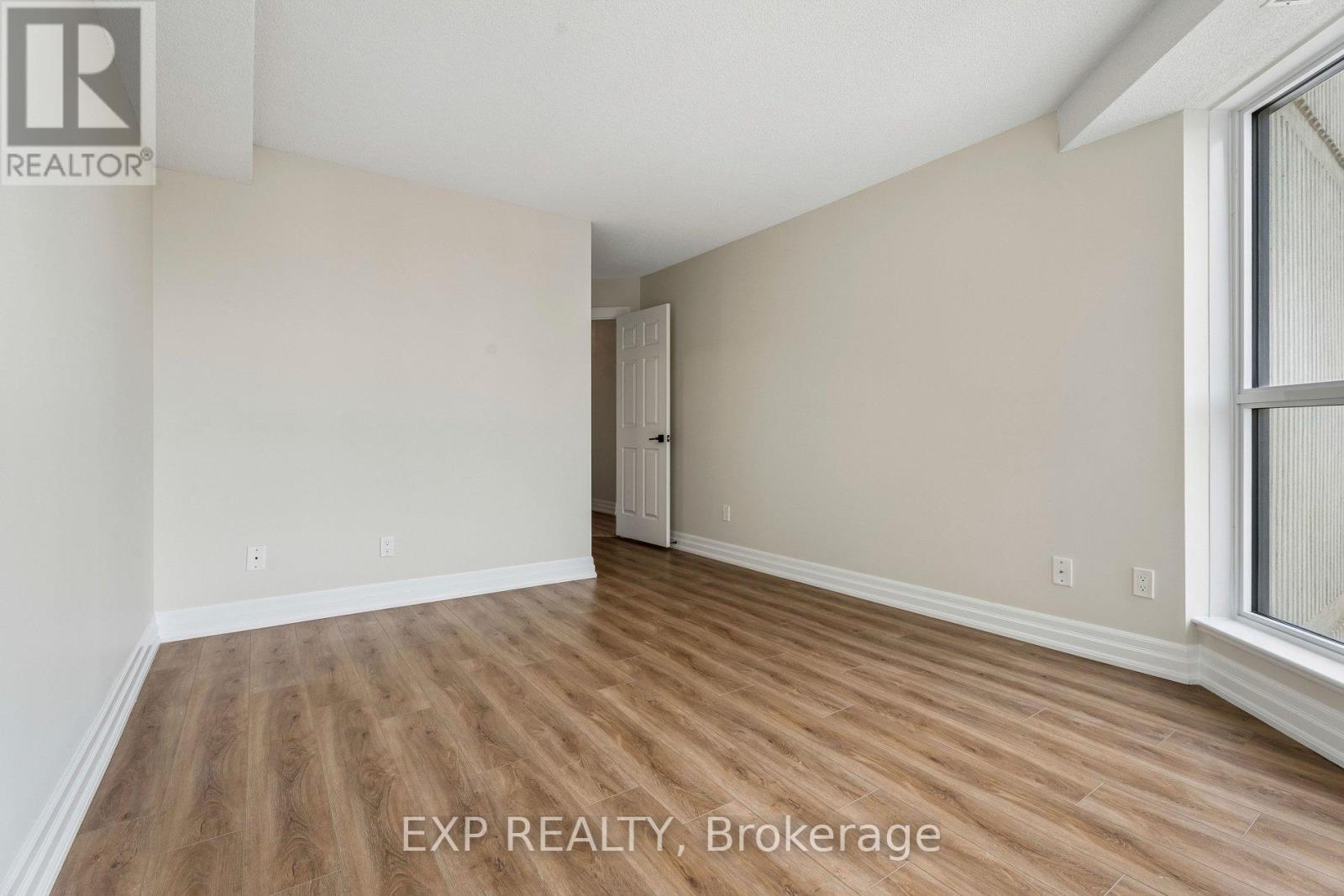 #1304 67 CAROLINE STREET S - 27