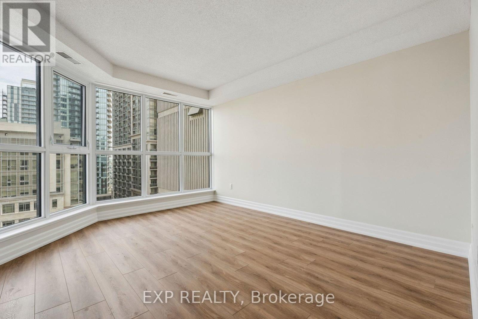 #1304 67 CAROLINE STREET S - 28