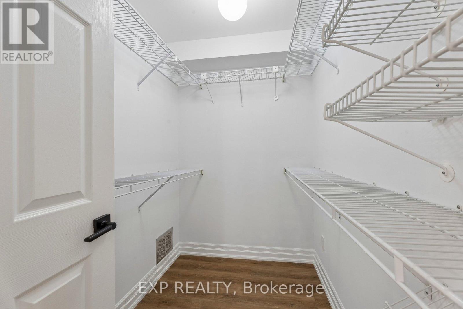 #1304 67 CAROLINE STREET S - 35