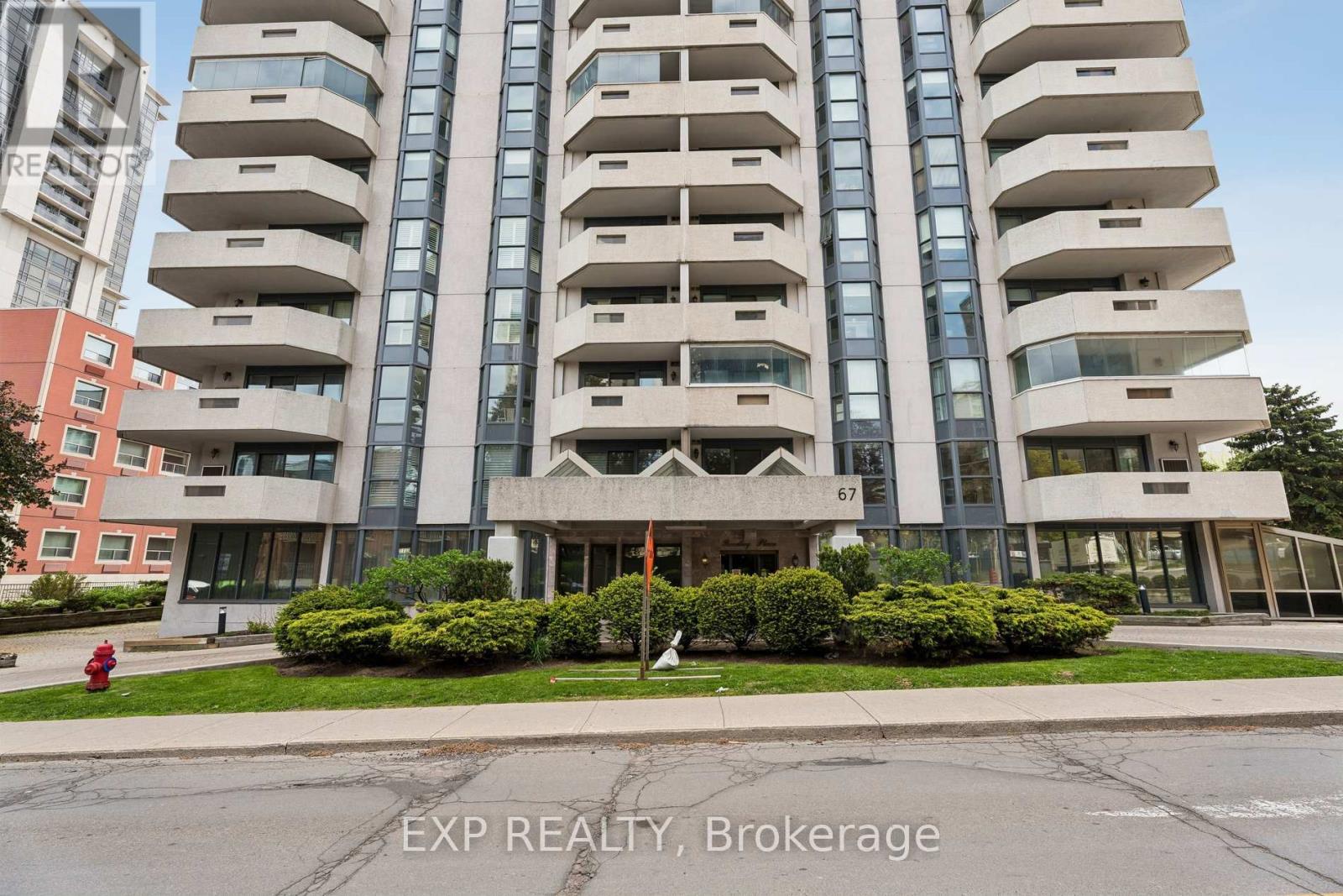 #1304 67 CAROLINE STREET S - 42
