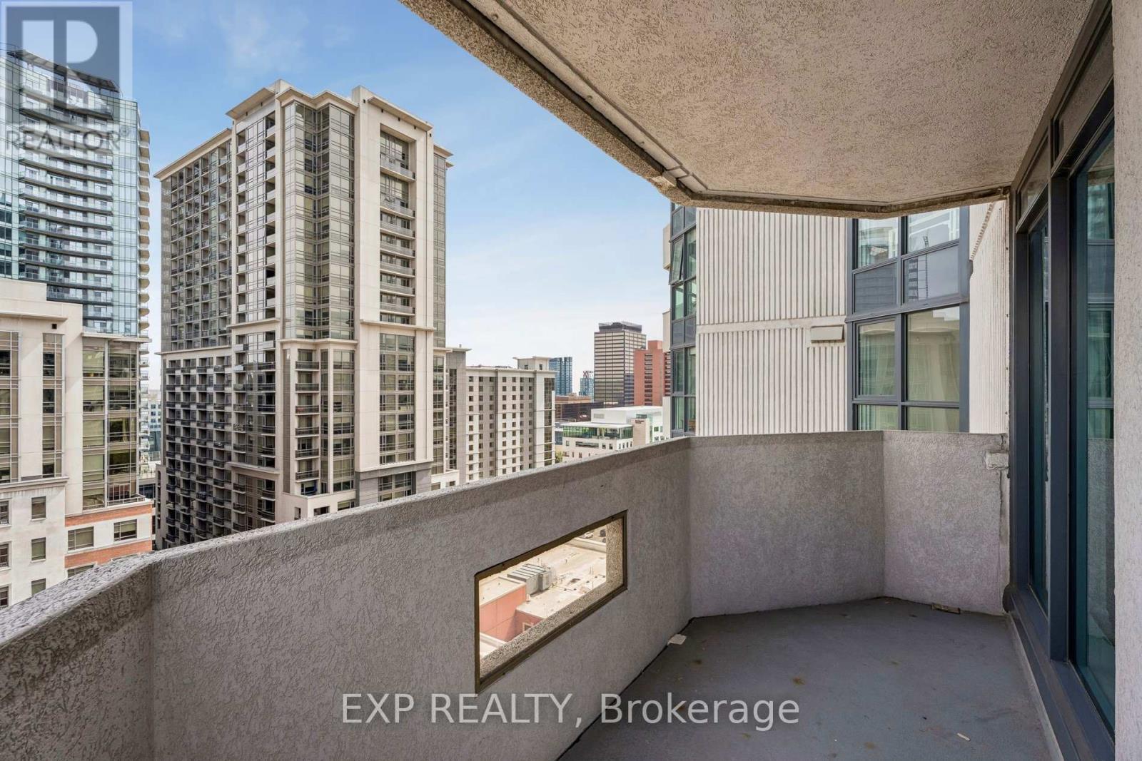 #1304 67 CAROLINE STREET S - 43