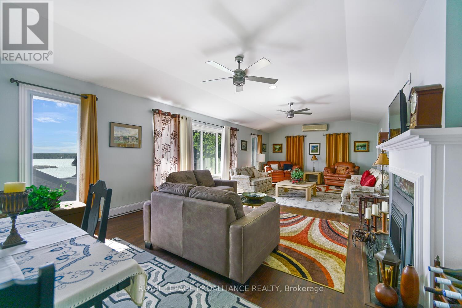 10 CLIFFSIDE CRESCENT - 12