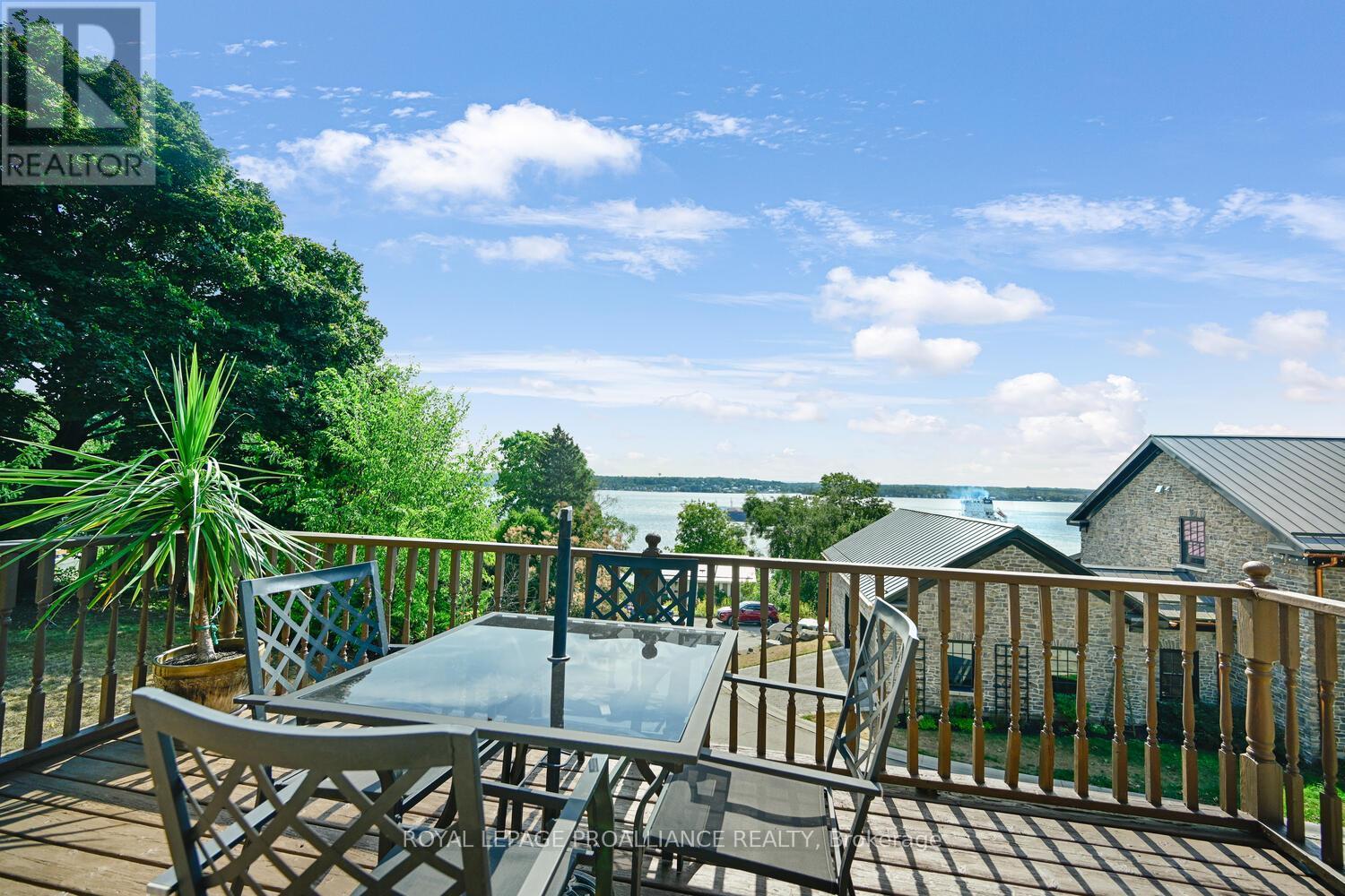 10 CLIFFSIDE CRESCENT - 17