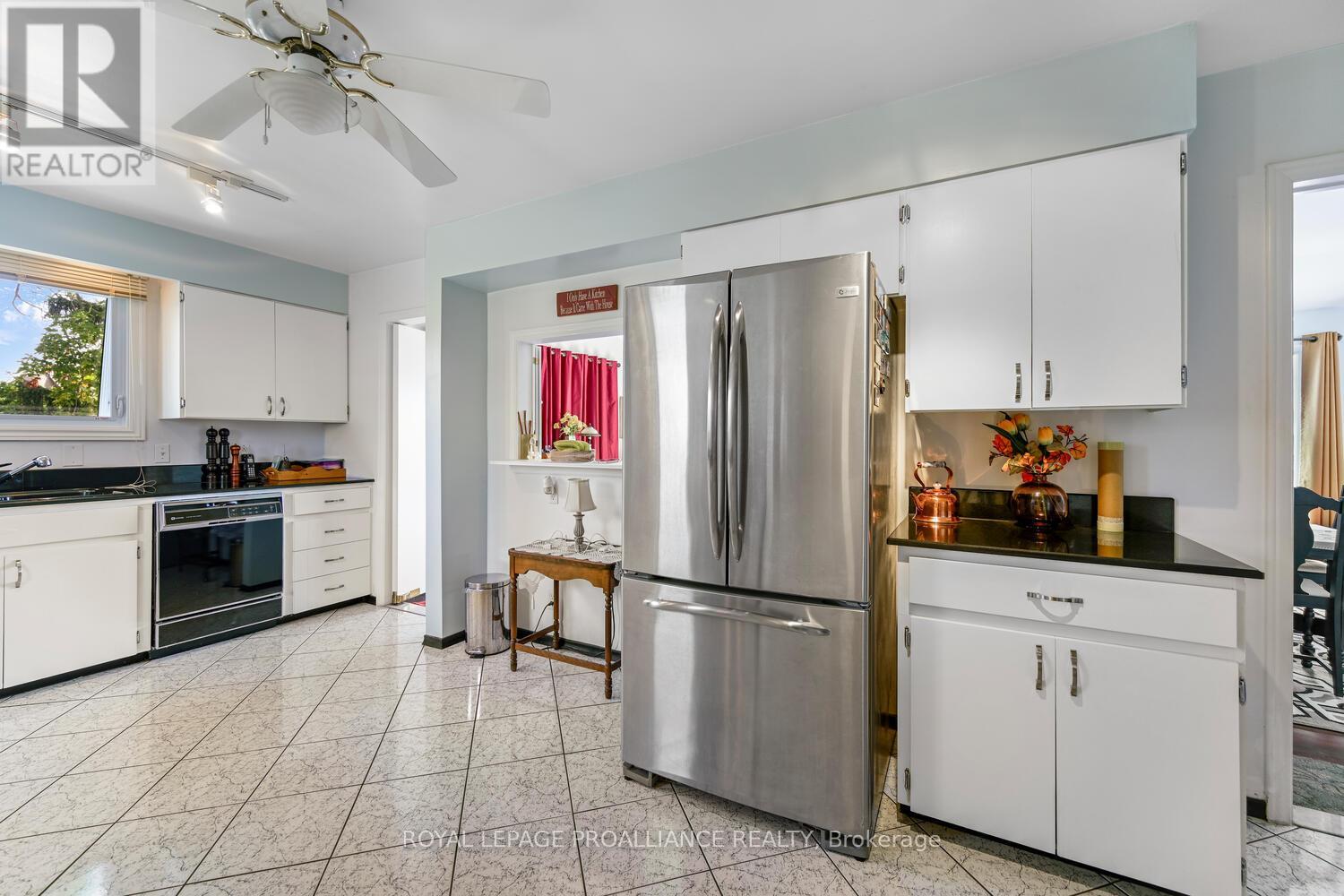 10 CLIFFSIDE CRESCENT - 21