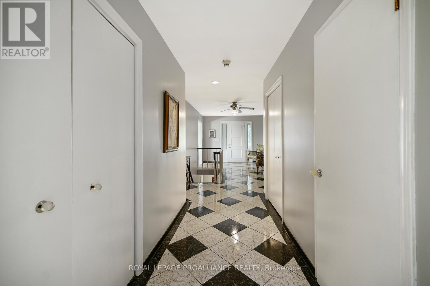 10 CLIFFSIDE CRESCENT - 22
