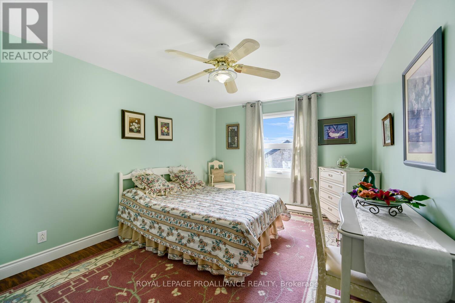10 CLIFFSIDE CRESCENT - 25