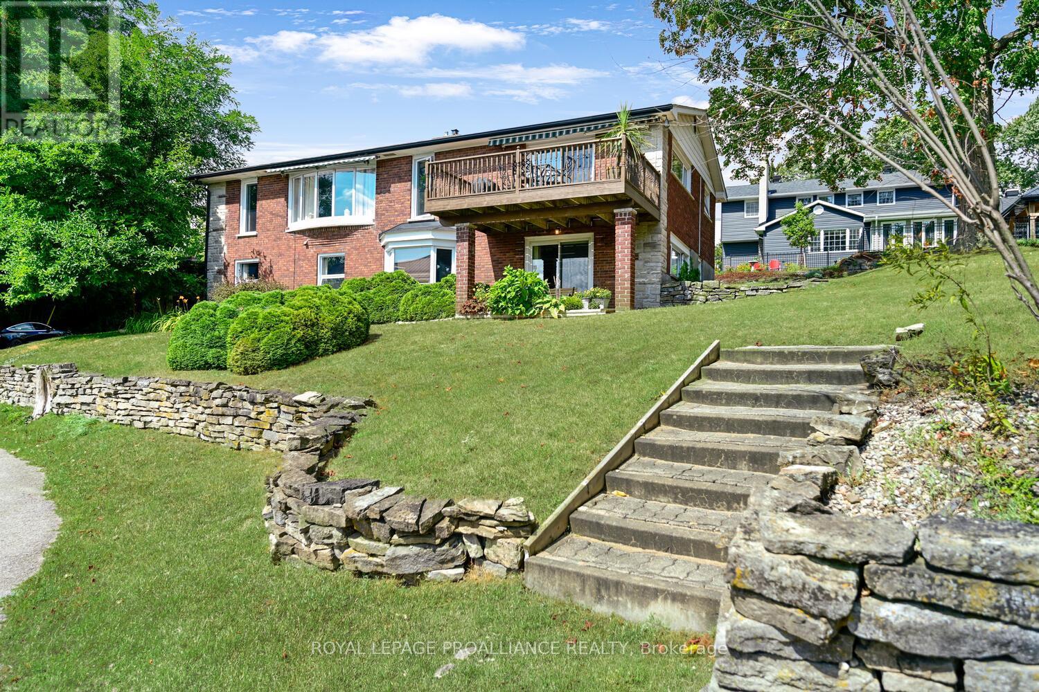 10 CLIFFSIDE CRESCENT - 35