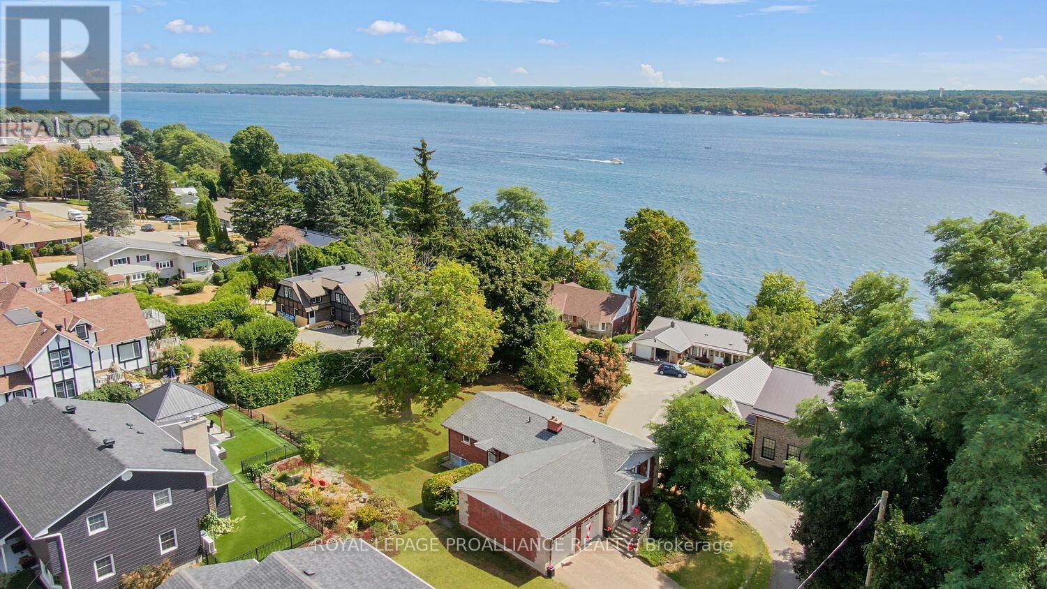 10 CLIFFSIDE CRESCENT - 37