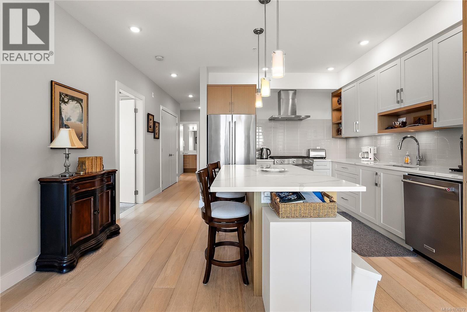 #203 2447 Henry Ave - 15