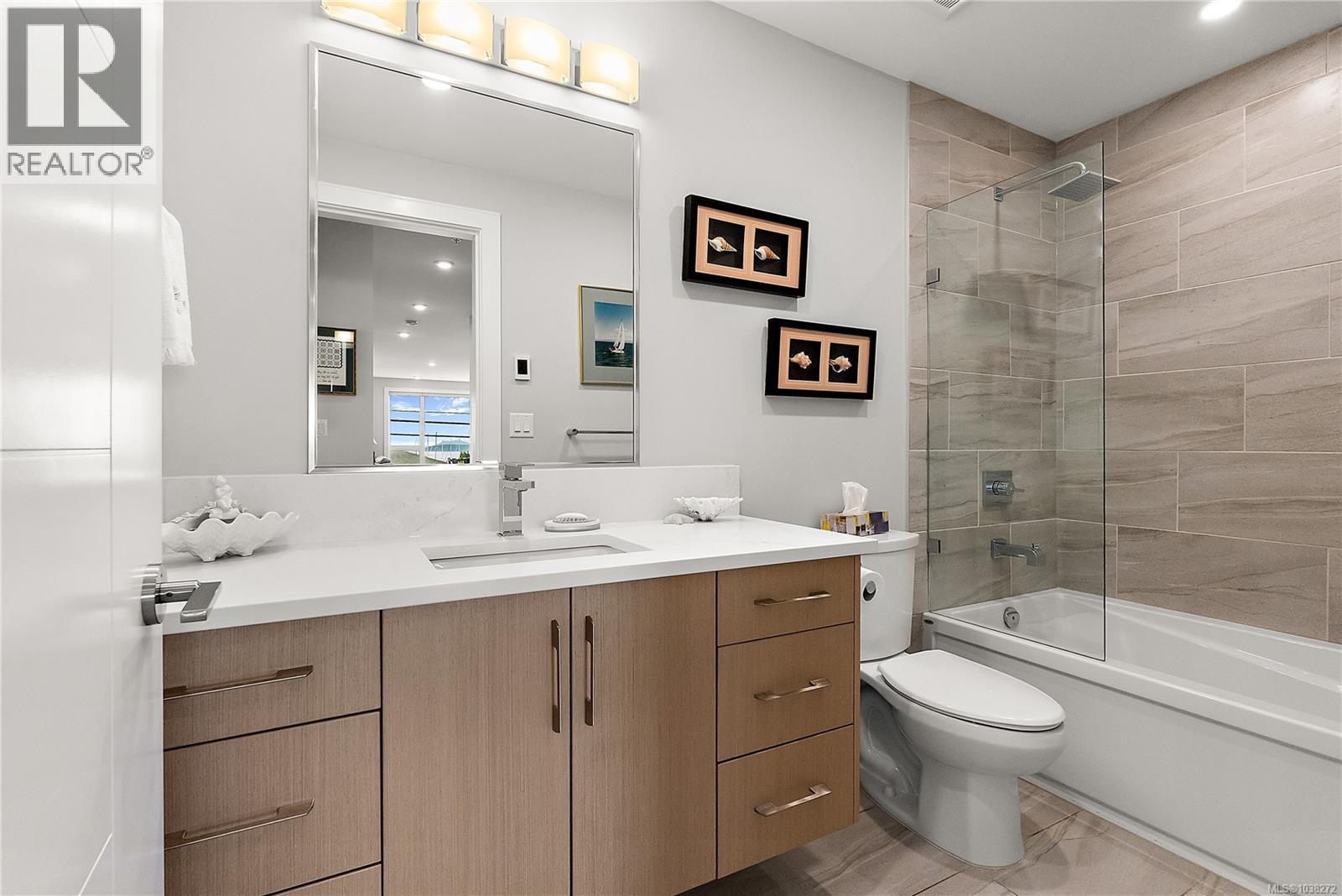 #203 2447 Henry Ave - 24