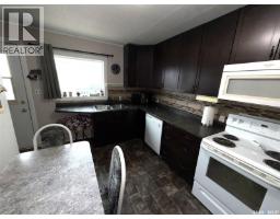 Living room - 412 Main Street, Hudson Bay, SK S0E0Y0 Photo 6