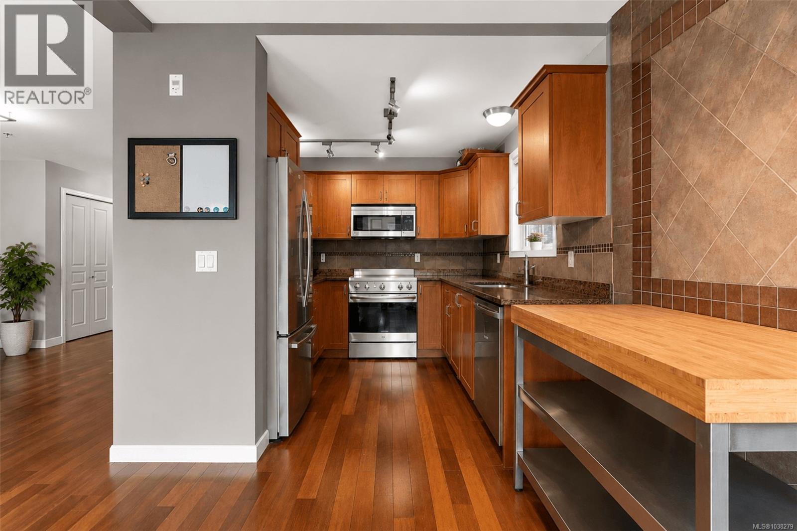 #116 663 Goldstream Ave - Image 3