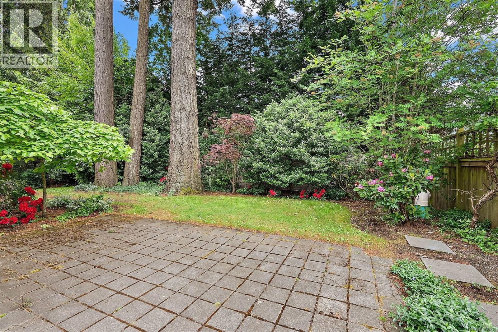 #116 663 Goldstream Ave - 12