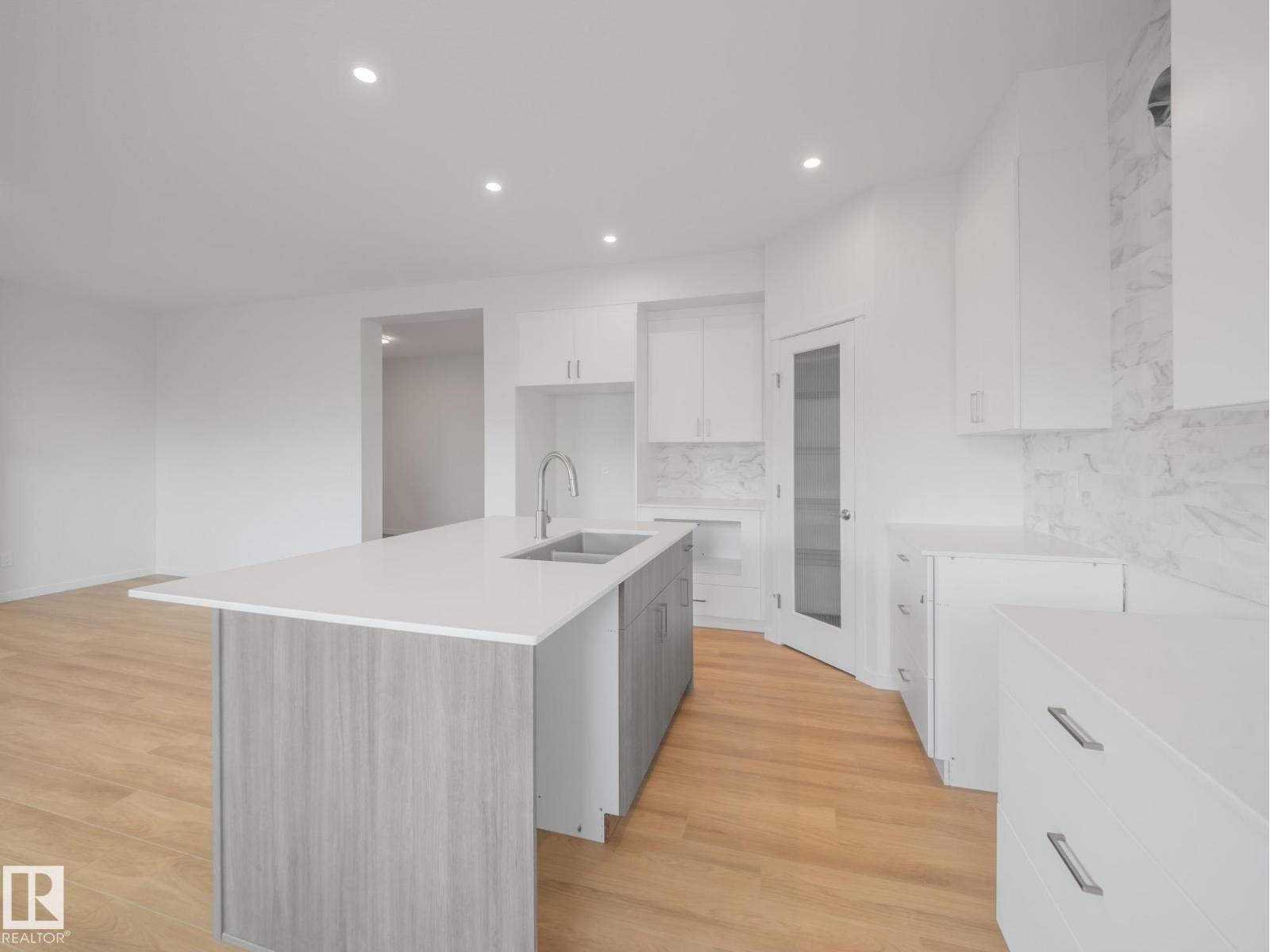 947 18 AV NW - 20
