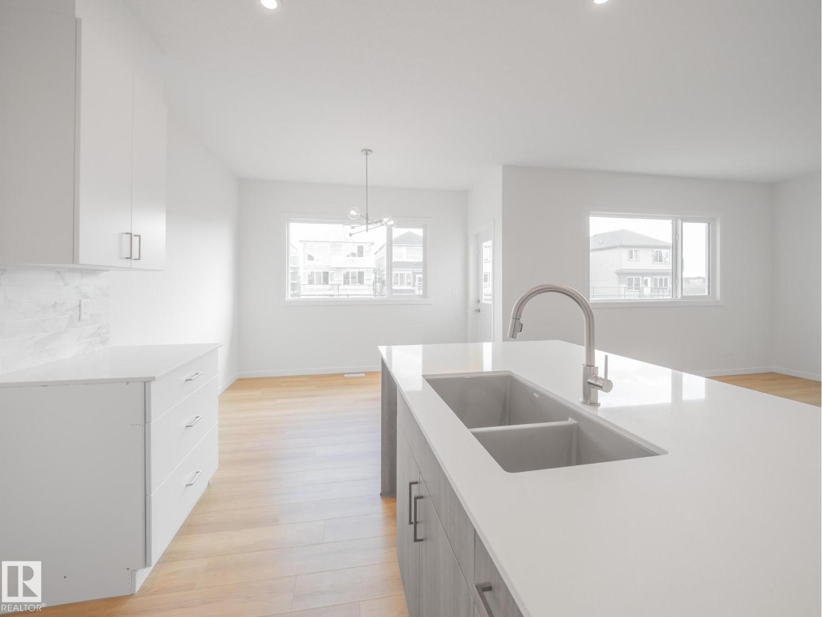 947 18 AV NW - 21