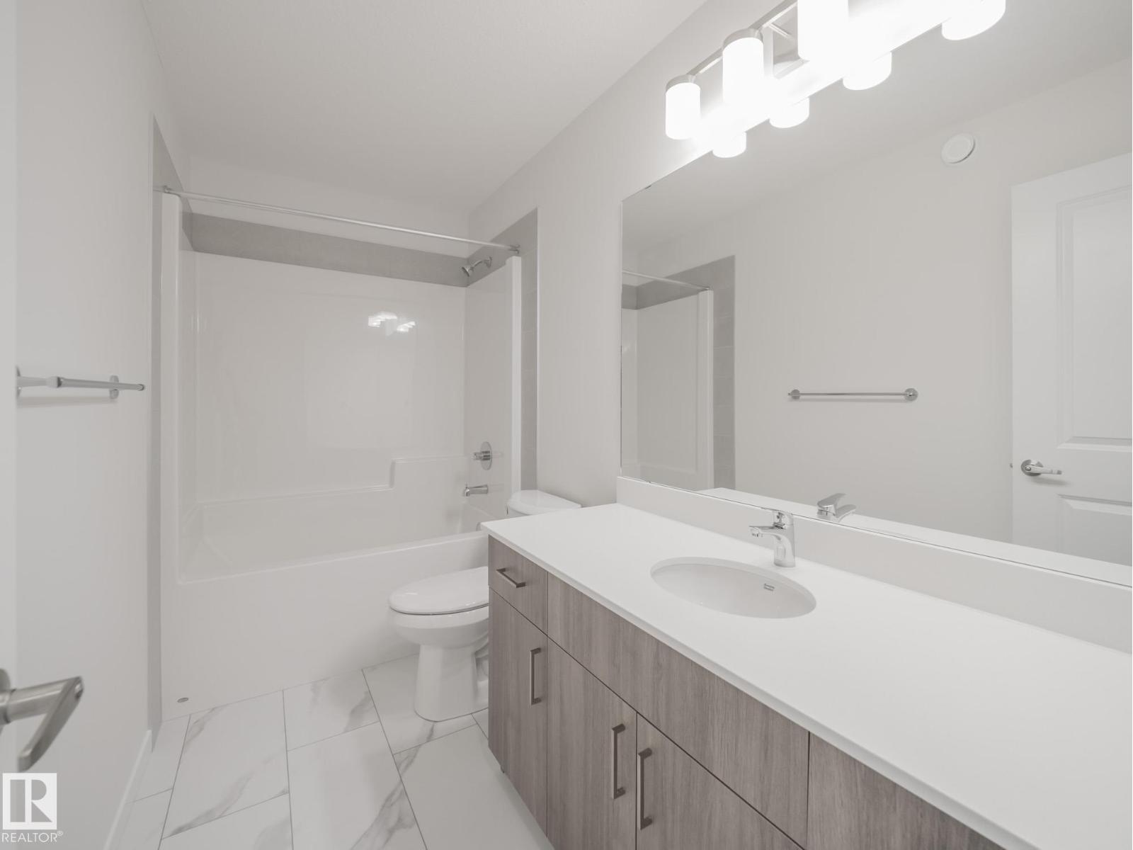 947 18 AV NW - 44