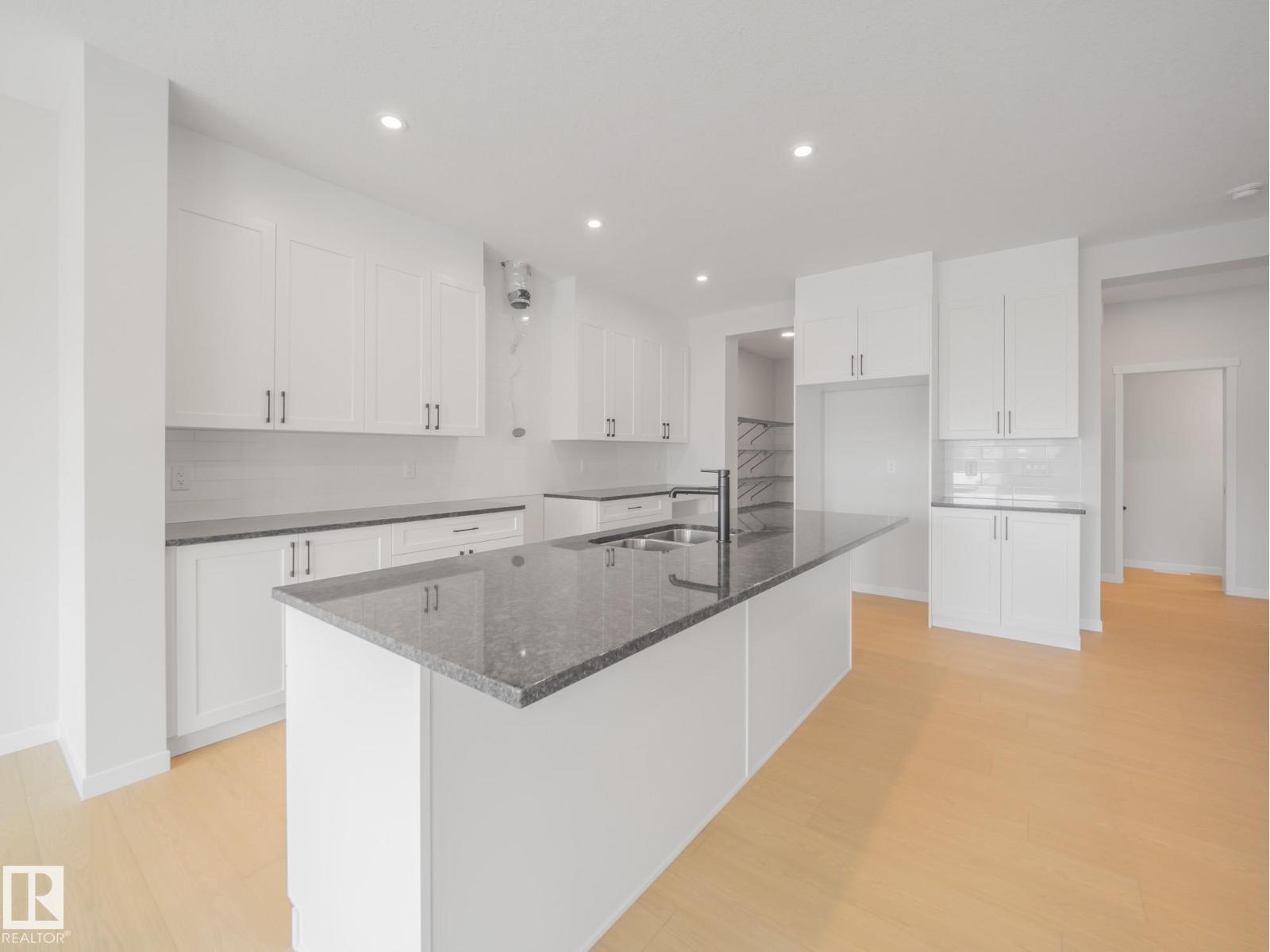 927 18 AV NW - 14