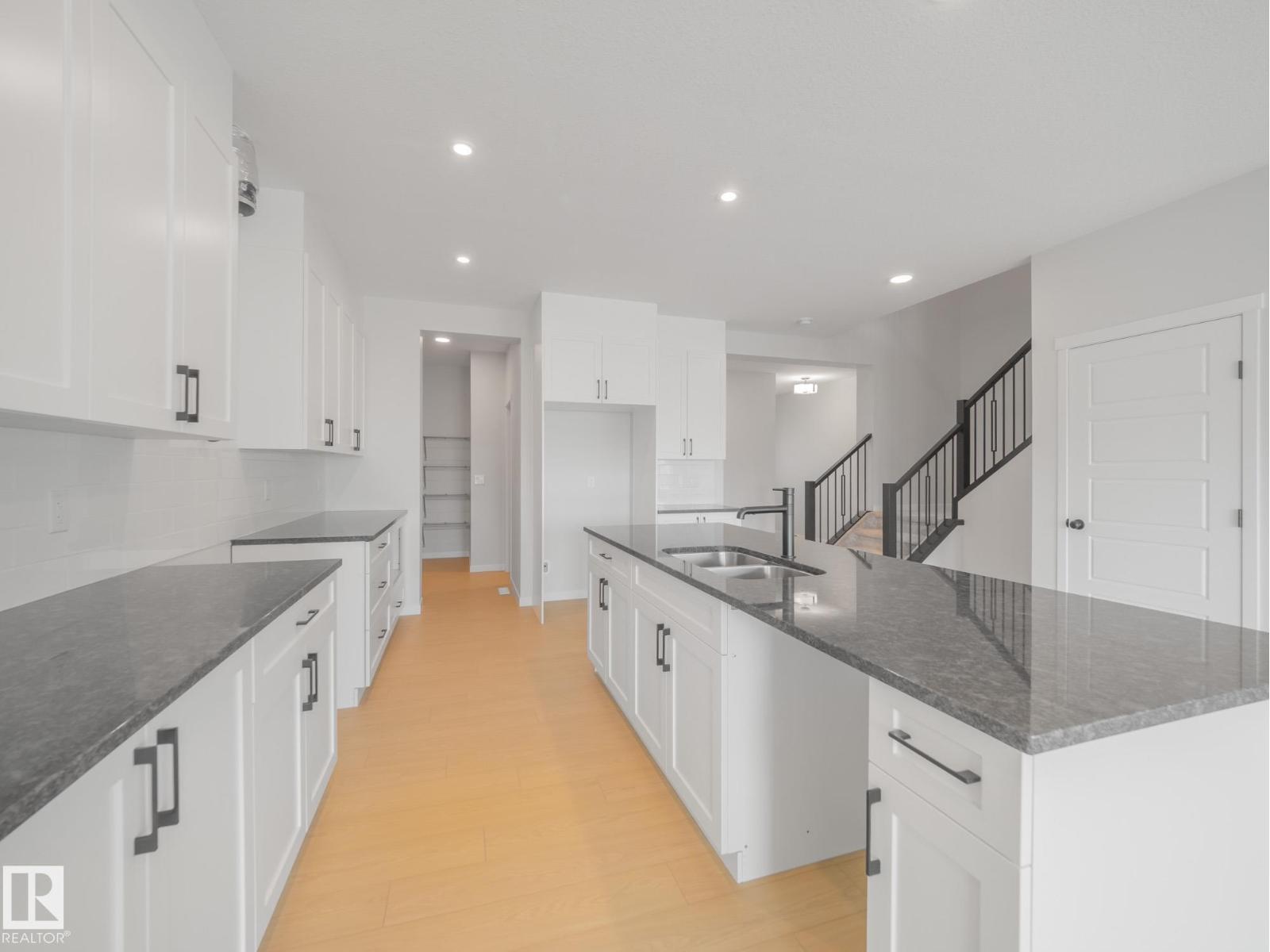 927 18 AV NW - 15
