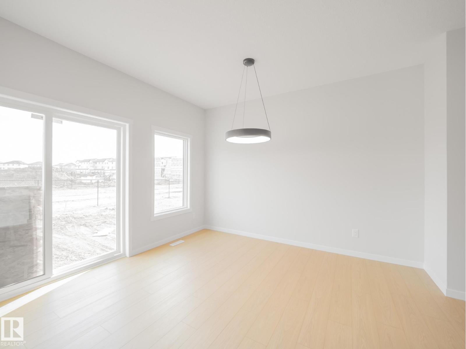 927 18 AV NW - 17
