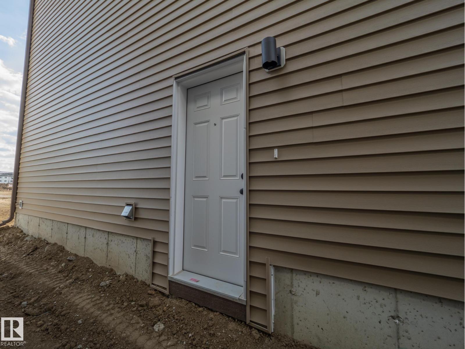 927 18 AV NW - 42