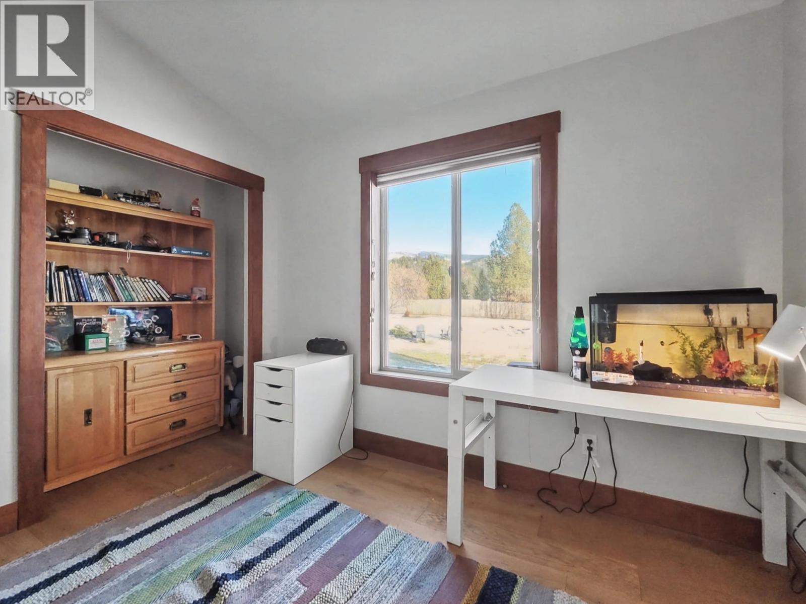8170 Plotnikoff Road - 32