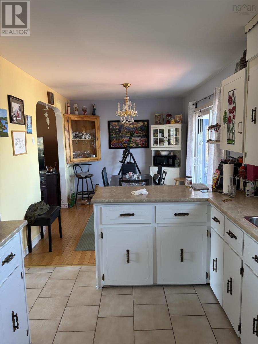 Property 22 of 23 of 100 Oceanview Crescent