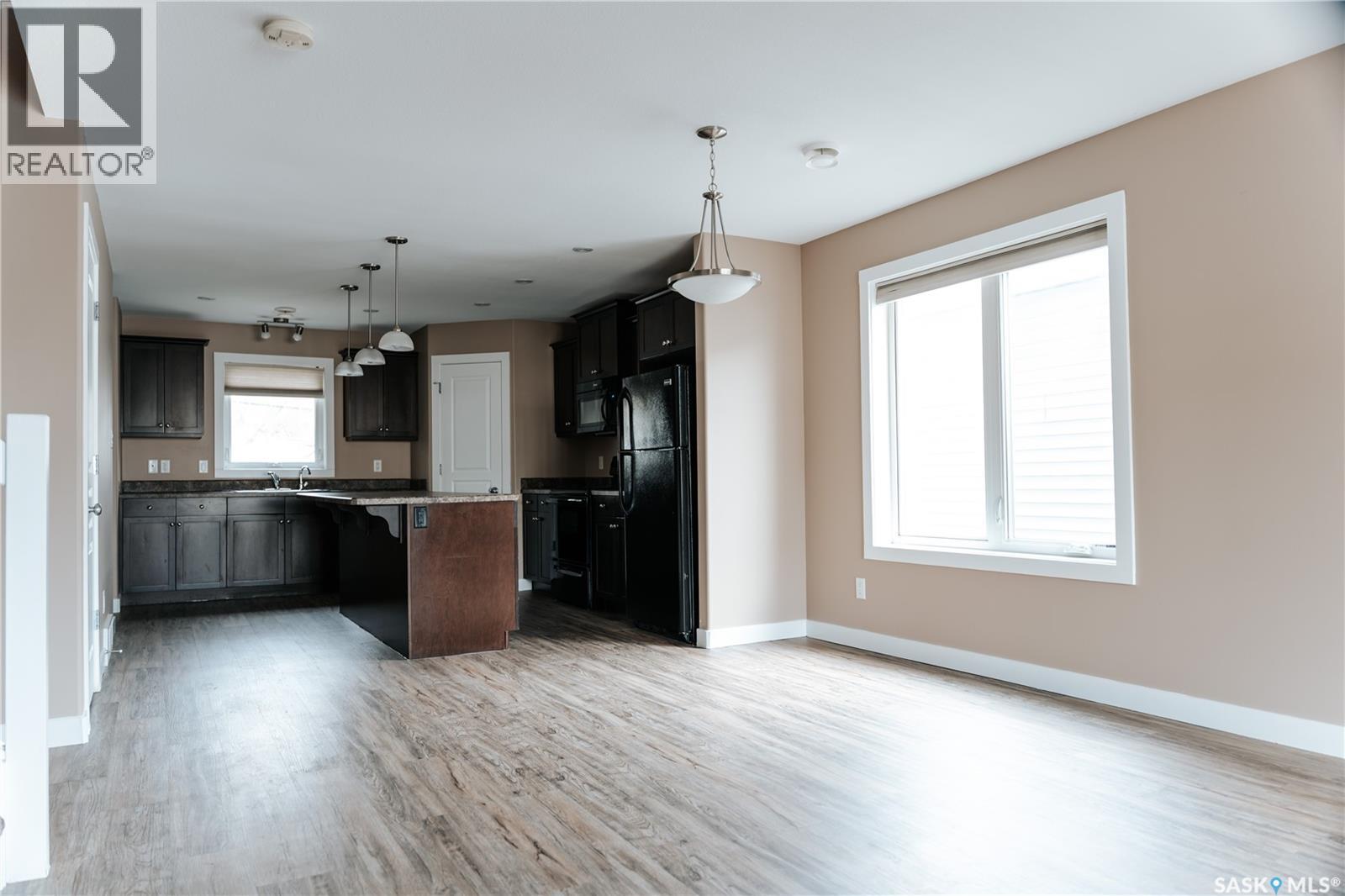 145 McIntyre STREET N - 23