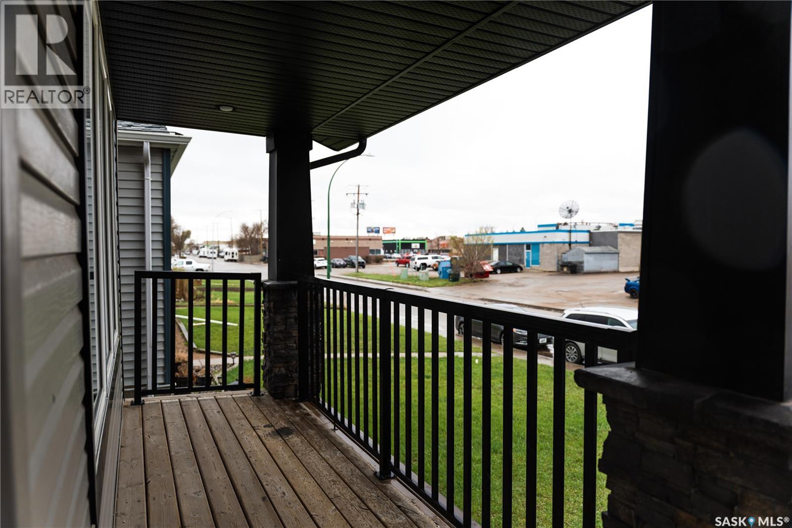 145 McIntyre STREET N - Image 3