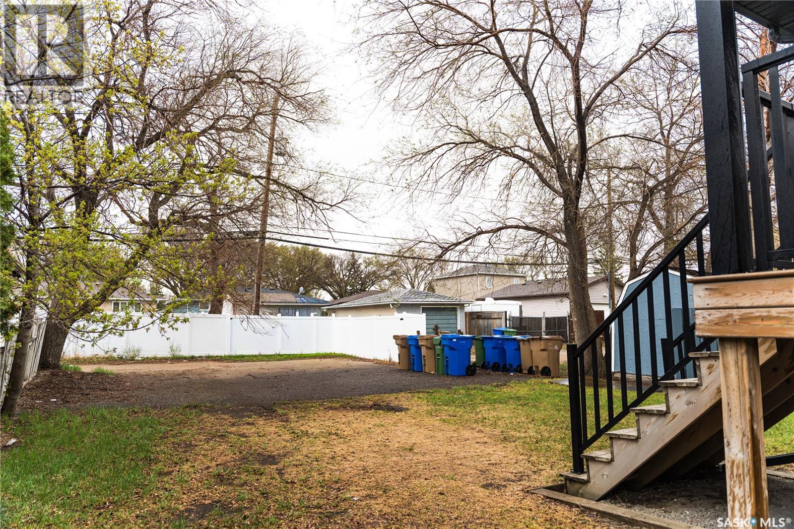 145 McIntyre STREET N - 32