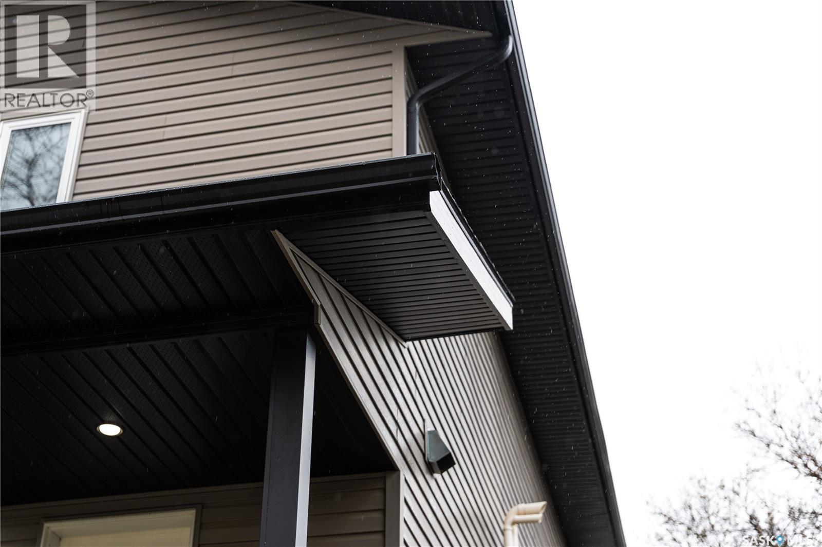 145 McIntyre STREET N - 7